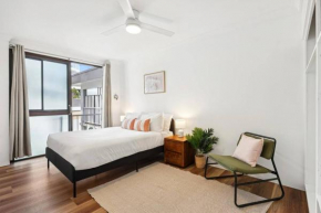 Coastal Hideaway on Palm Beach, Surfers Paradise